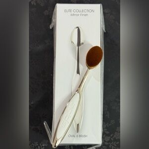 NIB Artis Elite Mirror Finish Oval 6 Brush